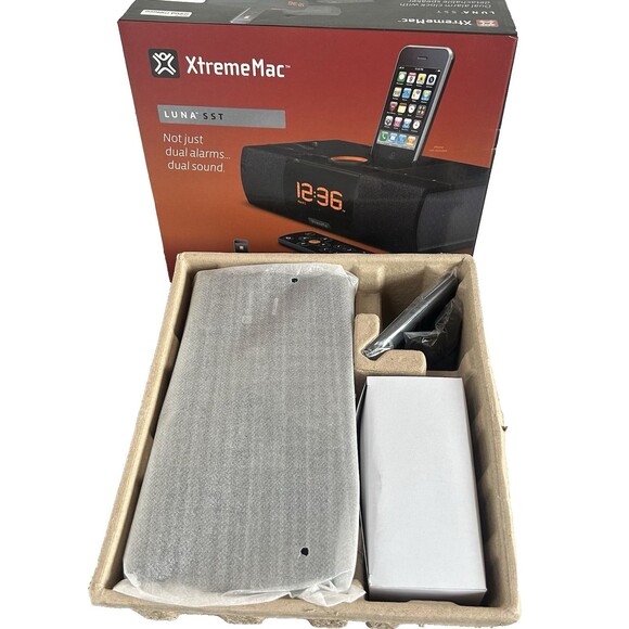 XtremeMac Luna SST IPU-LSS-11 Dual Alarm Clock 30-PIN Dock Compatible w/Apple - Picture 3 of 10